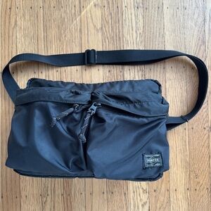 Yoshida & Co Force shoulder bag (black)